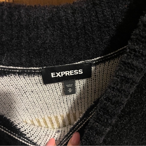 Express sweater - Picture 3 of 3